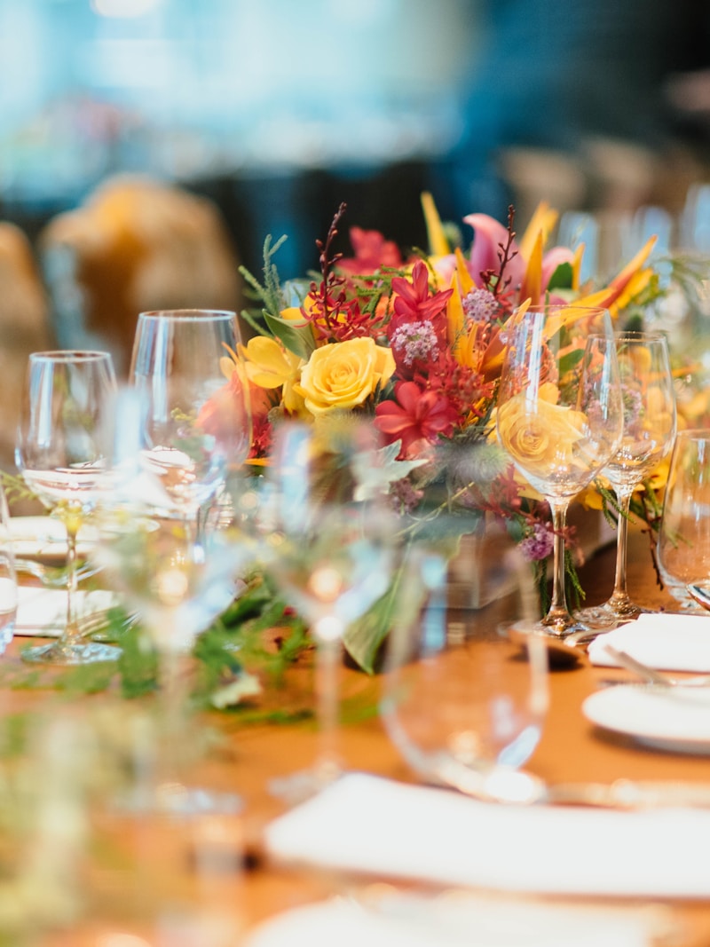 Guests celebrating at a Canadian event on Planbeau