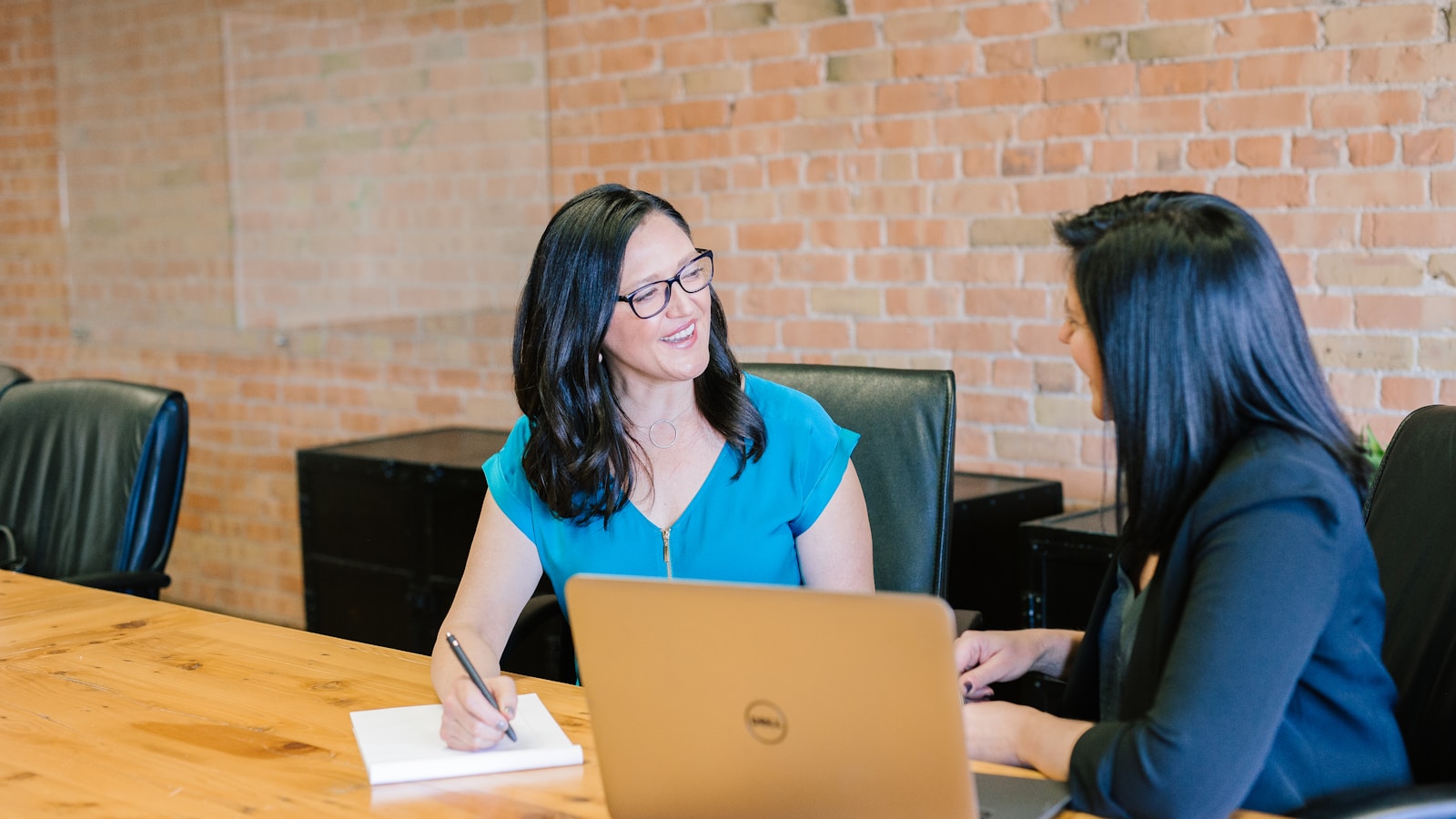 Event vendor working with clients on Planbeau
